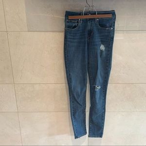 Size 25 Levi’s 721 High Rise Skinny Jean